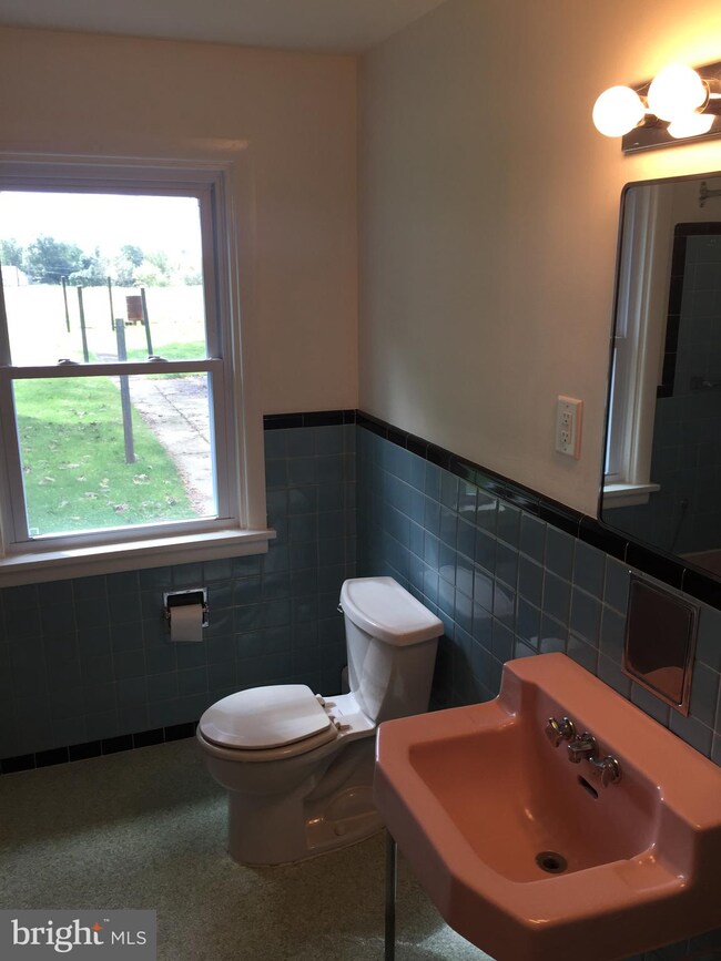 451 Laudermilch Rd, Hershey, PA 17033 - photo 6