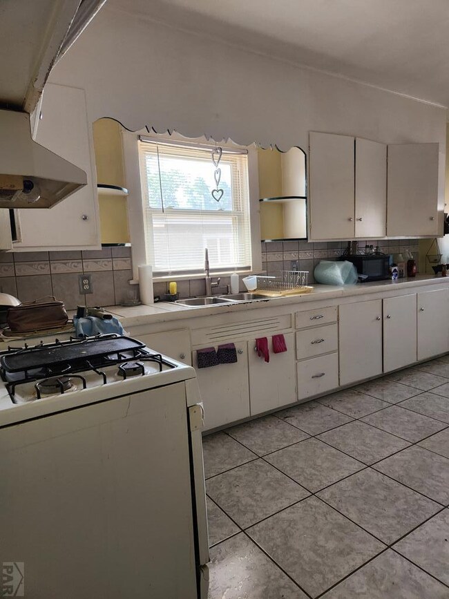 Spacious kitchen