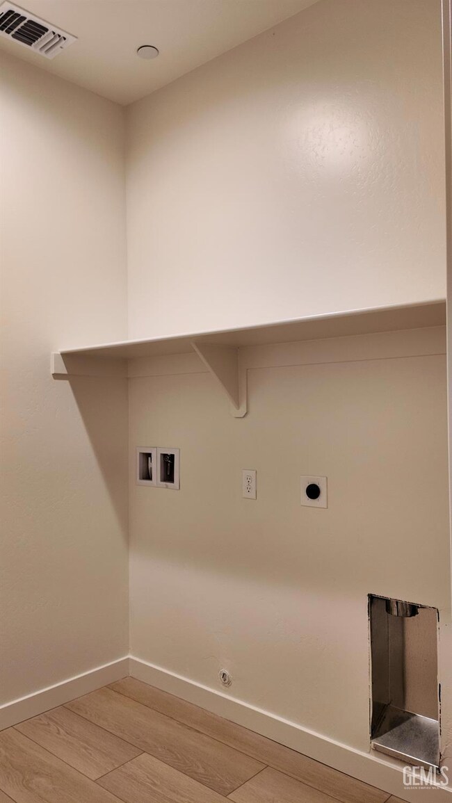 1415 Gaines Ct, Bakersfield, CA 93307 - photo 6