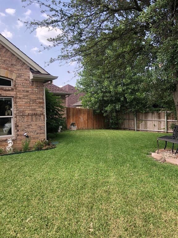 8305 Crystal Ln, North Richland Hills, TX 76182 - photo 5