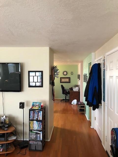 592 Briarwood Dr, Central Point, OR 97502 - photo 4