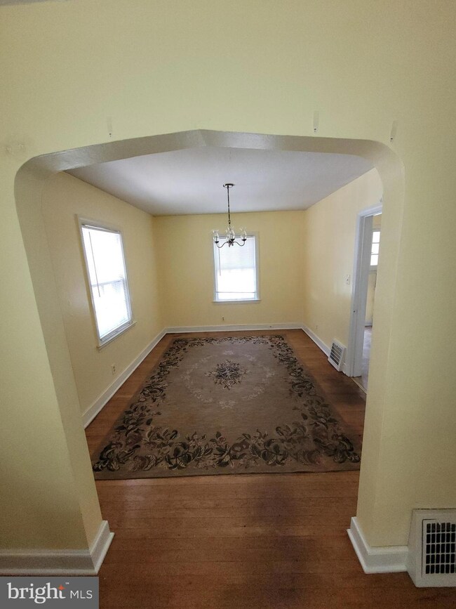 331 S Washington St unit A, Berkeley Springs, WV 25411 - photo 4