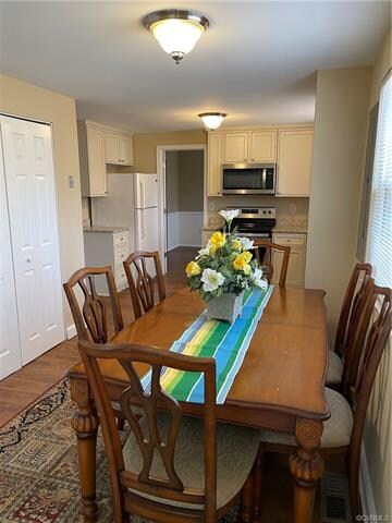 Breakfast nook