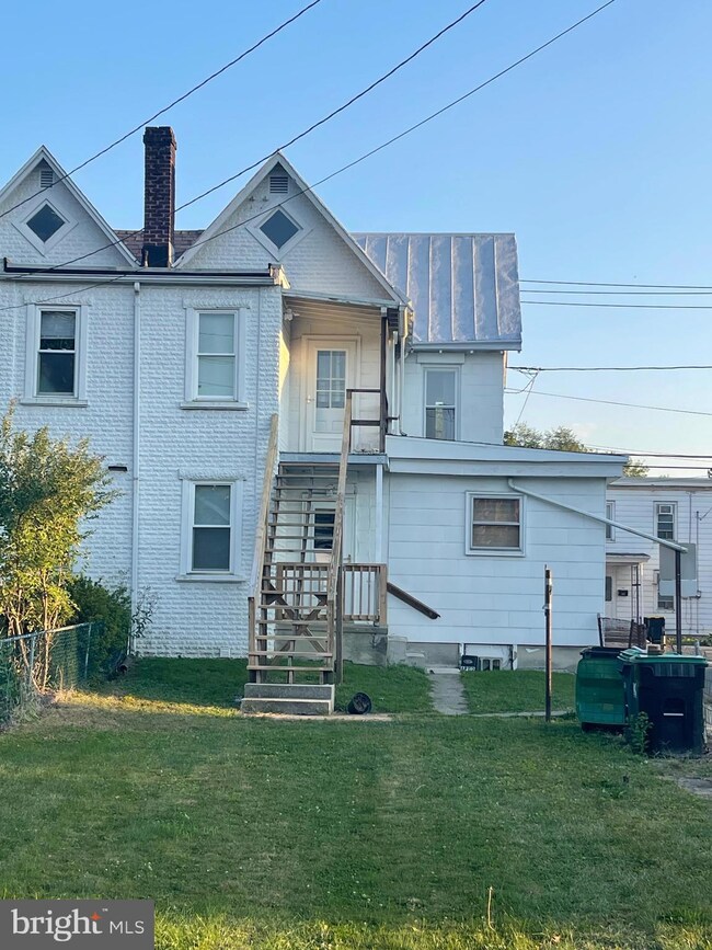 436 W Market St unit 2ND FLOOR, Orwigsburg, PA 17961 - photo 4