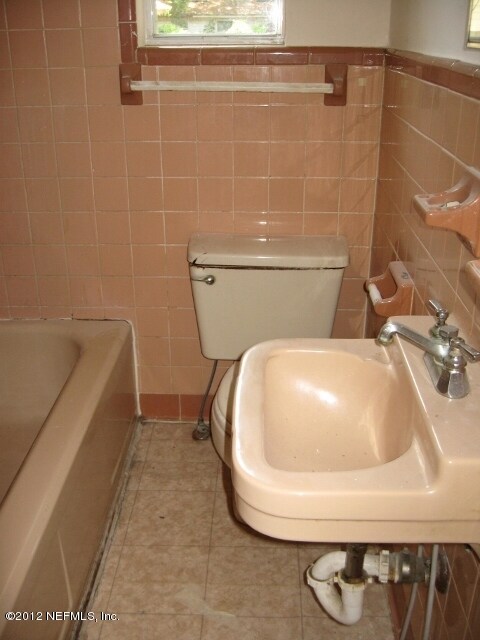 4642 Wheeler Ave, Jacksonville, FL 32210 - photo 6