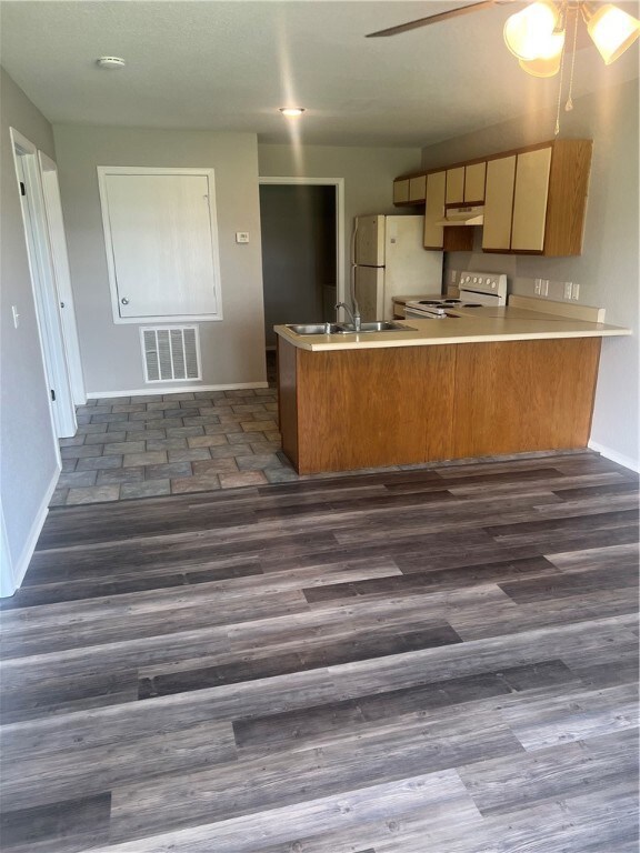 201 S Baggett St unit 1, Prairie Grove, AR 72753 - photo 2