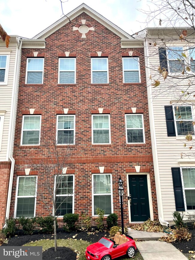 7018 Foxton Way, Hanover, MD 21076 - photo 2