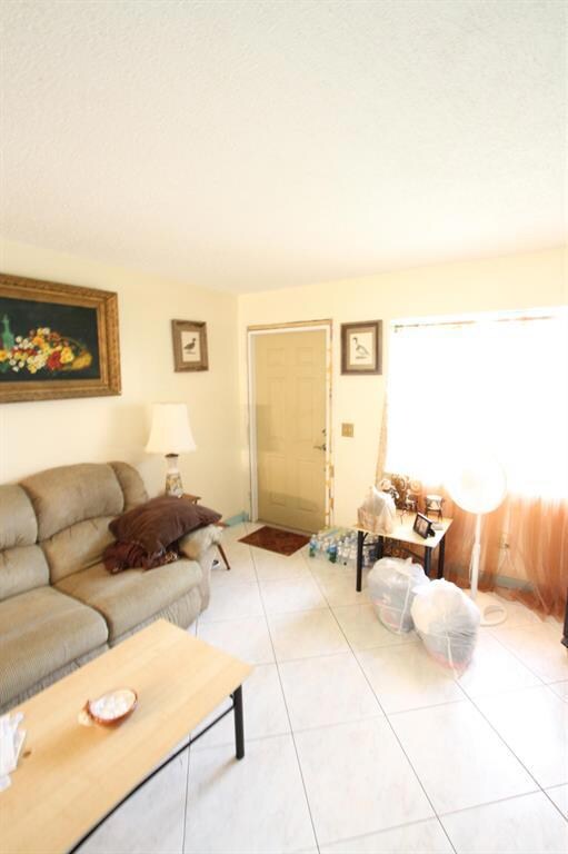2316 NE Clarissa Back Left