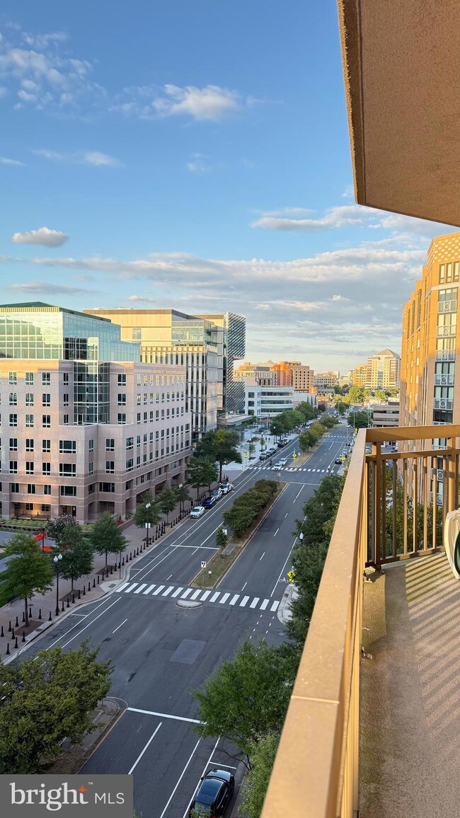 Virginia Square Condominium unit 903, Arlington, VA 22201 - photo 2