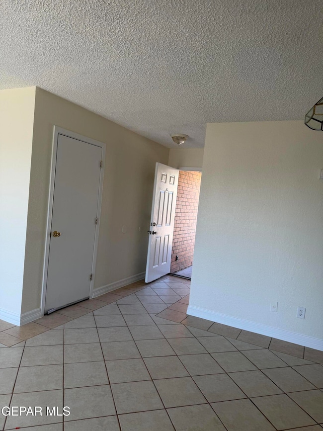 8916 Leo St unit B, El Paso, TX 79904 - photo 3