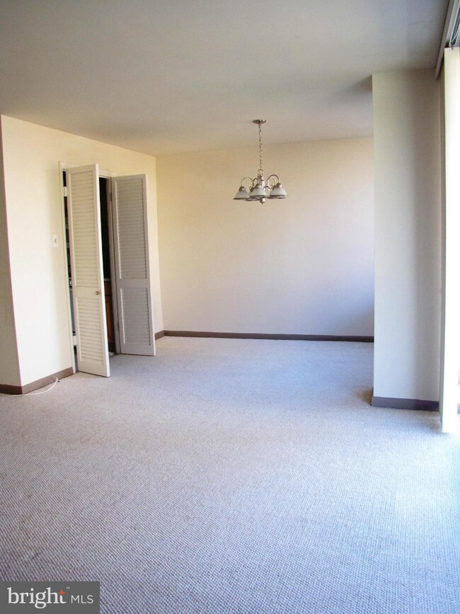 Columbia Condominiums unit 510, Arlington, VA 22204 - photo 3