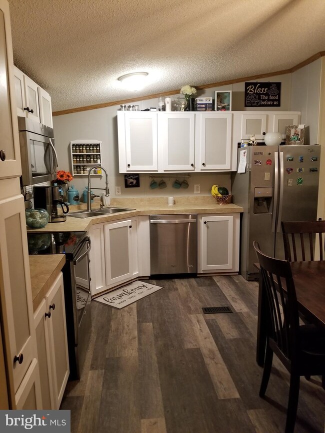 12068 Monterey Rd, Ruther Glen, VA 22546 - photo 4