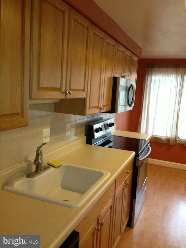 18455 Stone Hollow Dr, Germantown, MD 20874 - photo 7