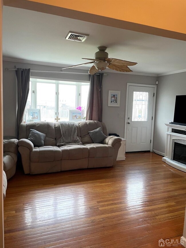 140 Capri Dr, Port Reading, NJ 07064 - photo 4