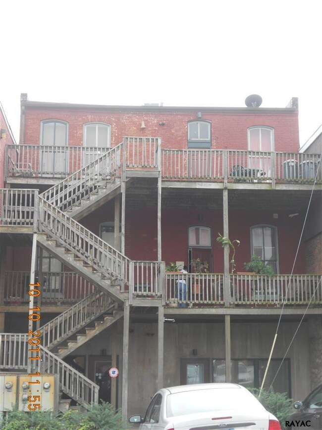 313 W Market St unit 3rd Floor, York, PA 17401 - photo 7