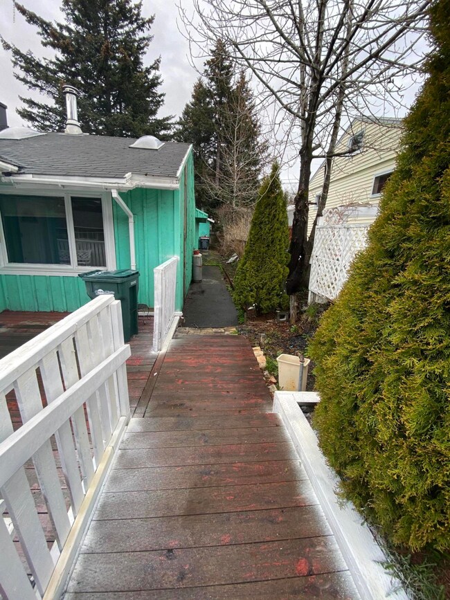 1013 Hemlock St, Kodiak, AK 99615 - photo 6