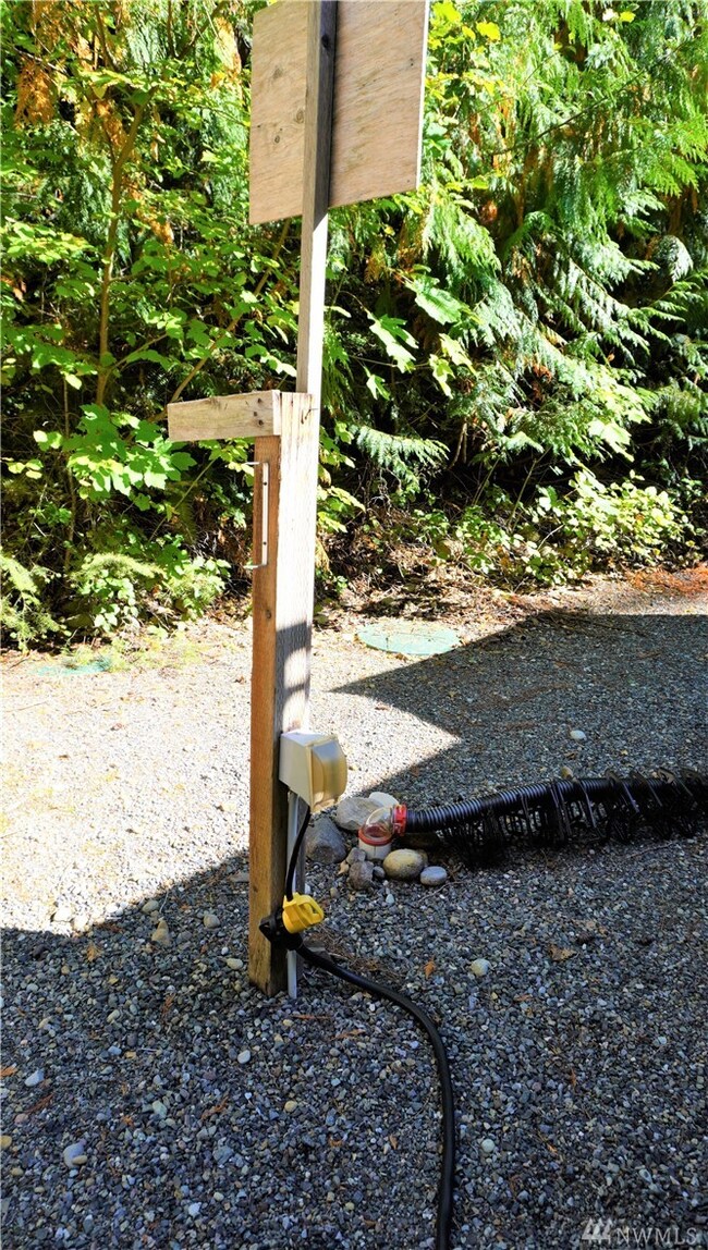 22212 Bluewater Dr SE, Yelm, WA 98597 - photo 6