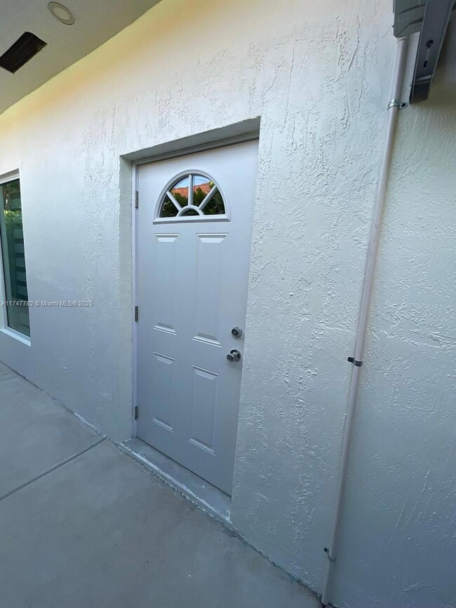 16520 SW 52nd St unit 1, Miami, FL 33185 - photo 5