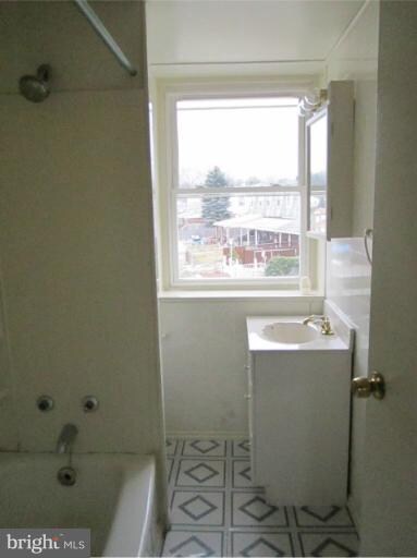 3204 Ryerson Cir, Halethorpe, MD 21227 - photo 6