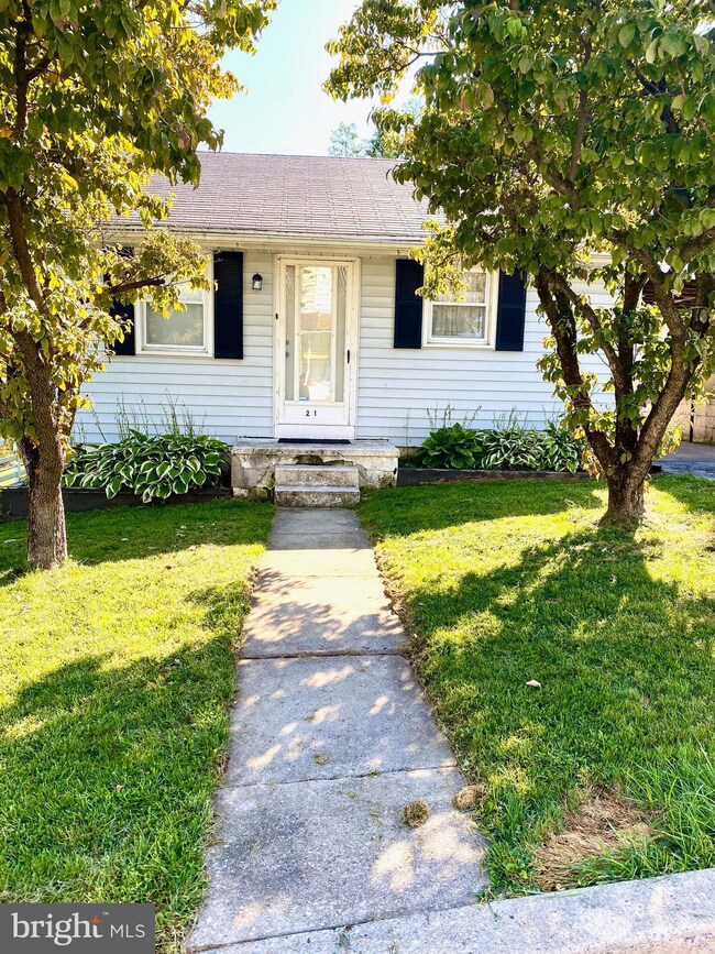 21 Lake St, Mohnton, PA 19540 - photo 2
