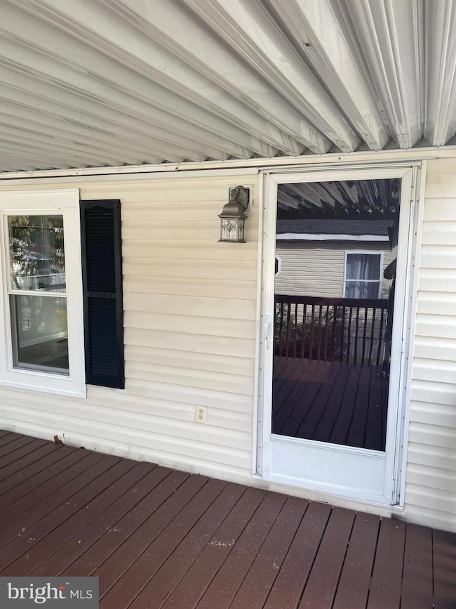 484 Keith Ct, Lothian, MD 20711 - photo 5