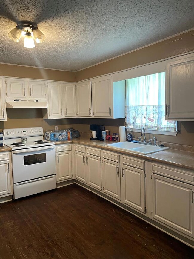 319 Bay St, Picayune, MS 39466 - photo 6