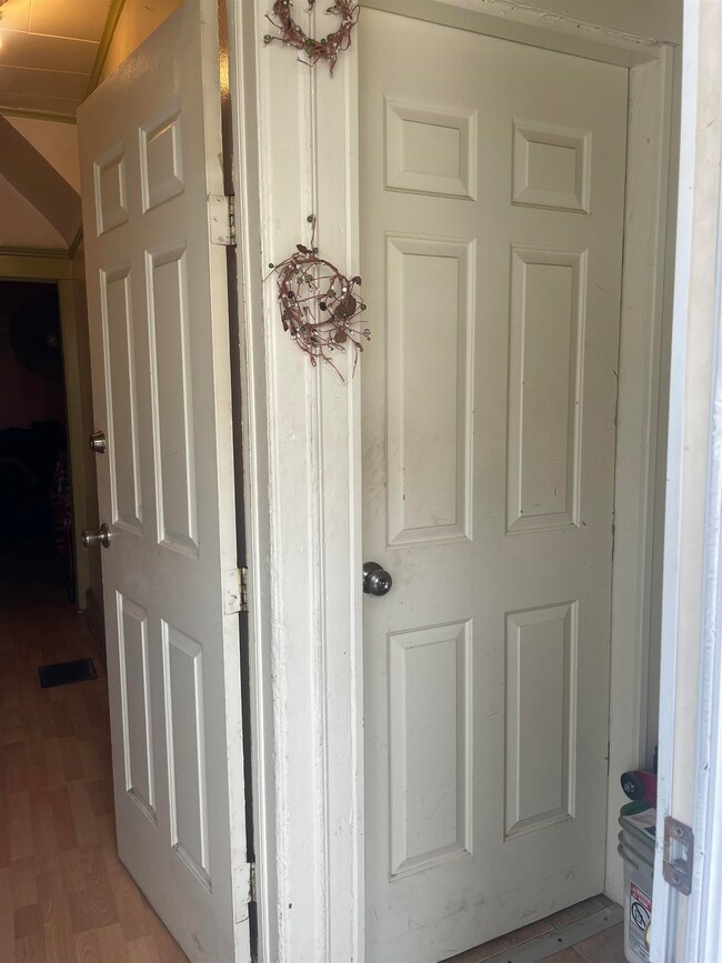 42 Dwight St, Jersey City, NJ 07305 - photo 6