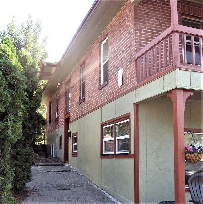 1937 Oregon Ave, Klamath Falls, OR 97601 - photo 3