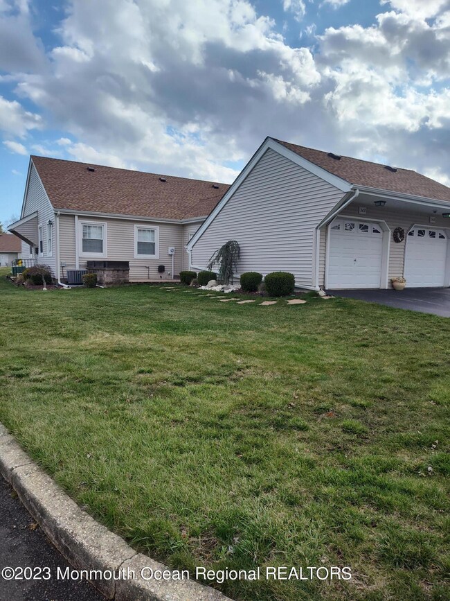 50 Piazza Tasso unit 1000, Freehold, NJ 07728 - photo 4