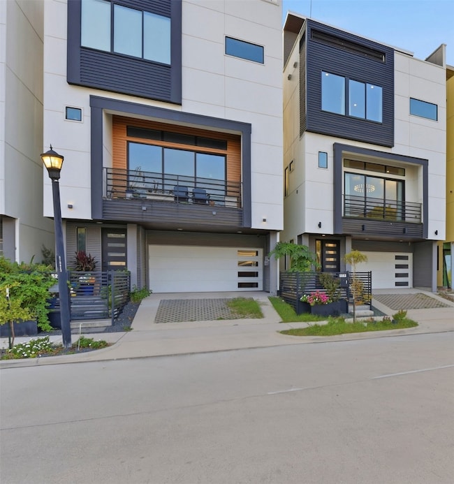 529 Memorial Heights Dr, Houston, TX 77007 - photo 2