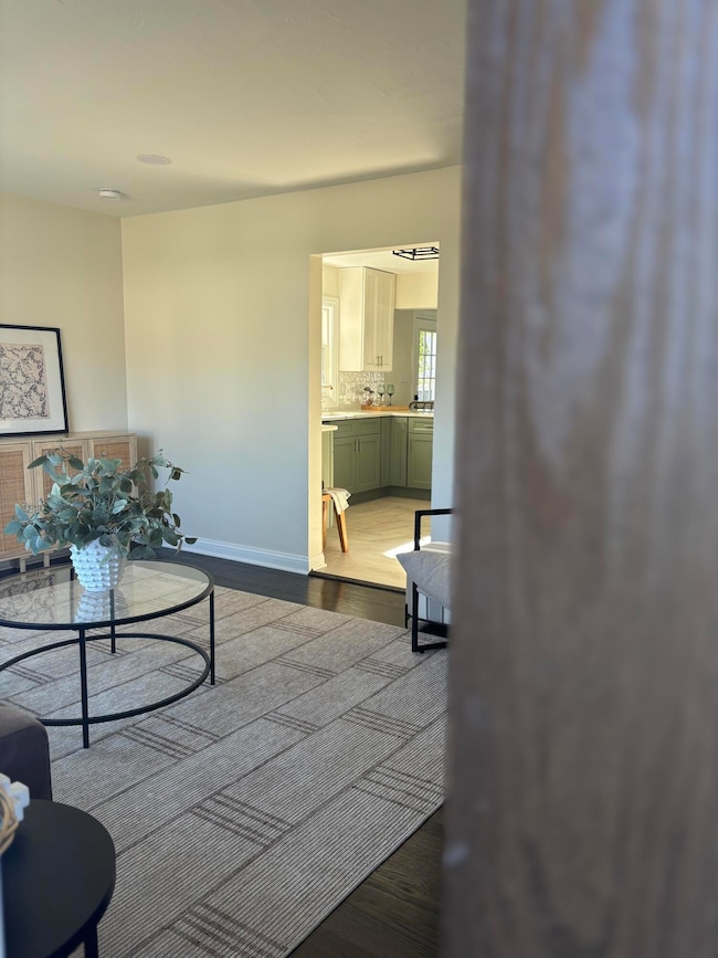 430 N Rensselaer Ave, Griffith, IN 46319 - photo 4