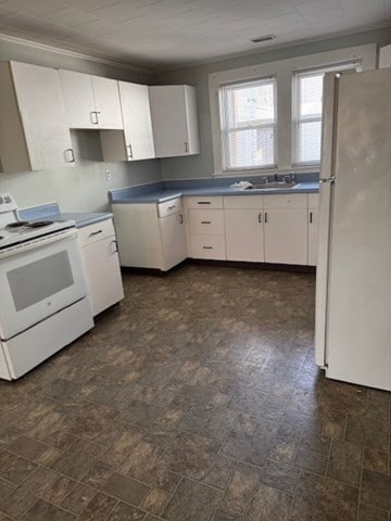 89 Mammoth Rd, Lowell, MA 01854 - photo 7