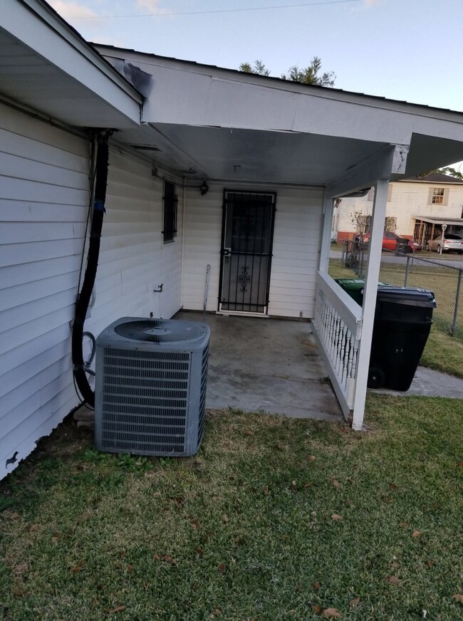 3819 Hain St, Houston, TX 77009 - photo 7