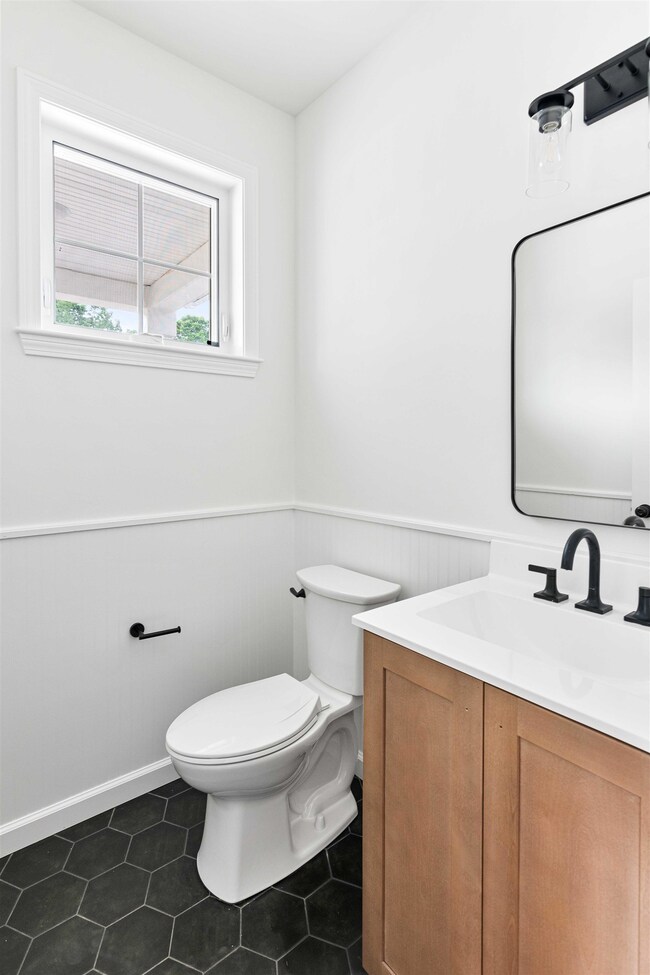 15 Dogwood Cir unit 15L Gray, Milton, VT 05468 - photo 2