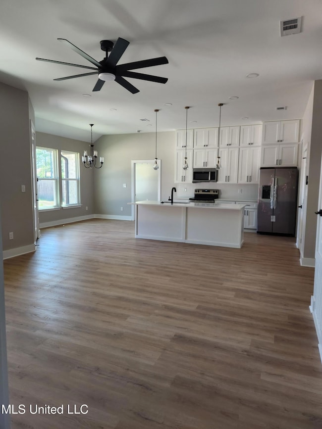 Open Floor Plan, Kitchen