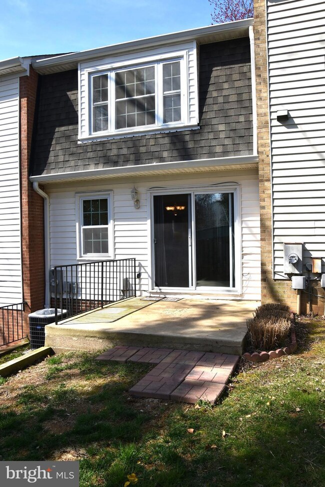 270 Fairfield Dr, Warrenton, VA 20186 - photo 4