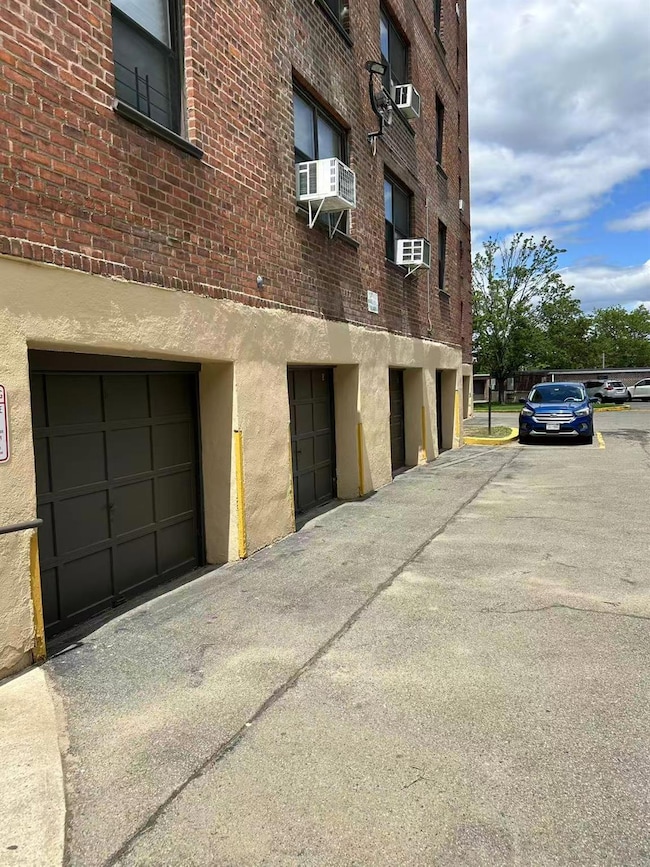 Mitchell Gardens Co-Op #3 unit 5A, Flushing, NY 11354 - photo 2