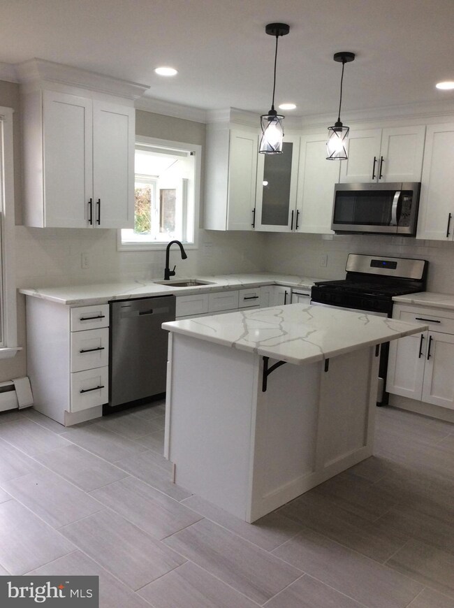 128 Glenn Oak Rd, Norristown, PA 19403 - photo 4