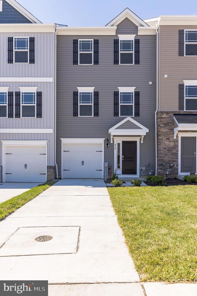 819 Magnolia Ridge Ct, Joppa, MD 21085 - photo 2