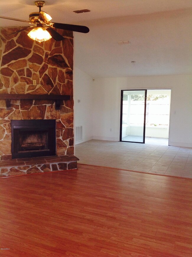 Flamingo fireplace dinning