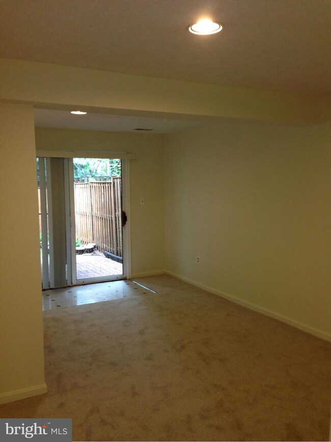 2112 Commissary Cir, Odenton, MD 21113 - photo 7