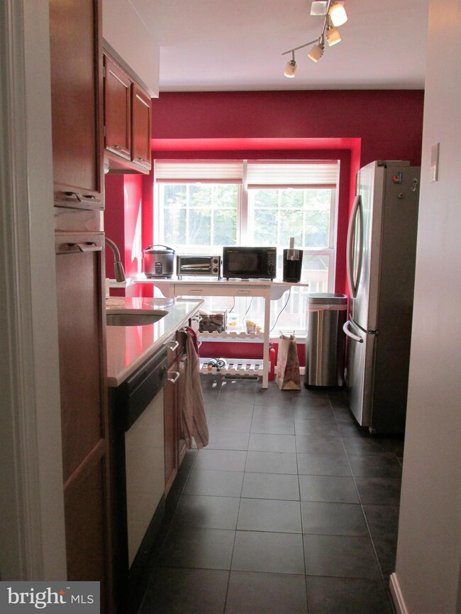 45557 Whitcomb Square, Sterling, VA 20166 - photo 7