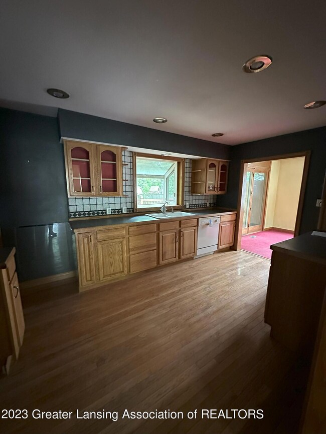 811 kitchen 2