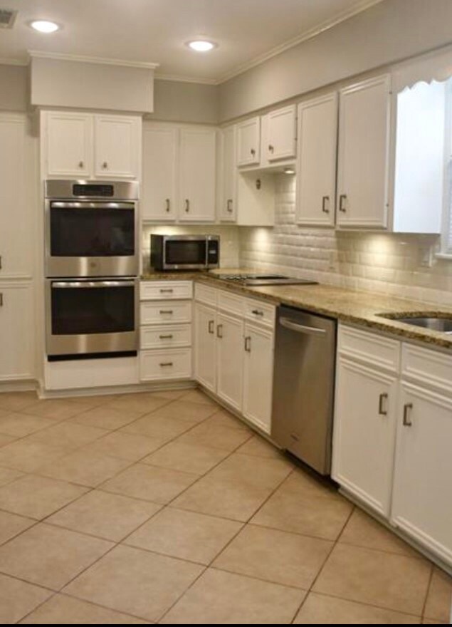 1586 Sue Barnett Dr, Houston, TX 77018 - photo 3