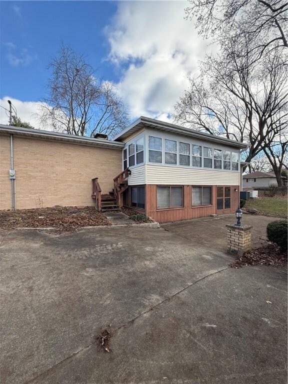 113 Benton Dr, Decatur, IL 62526 - photo 5