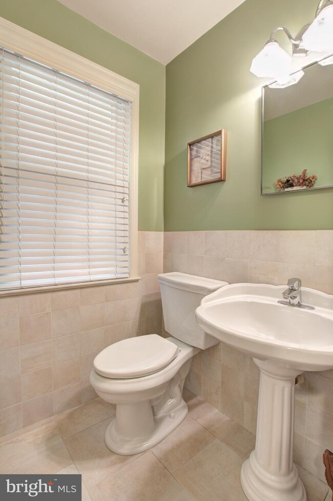 5109 Portsmouth Rd, Fairfax, VA 22032 - photo 4