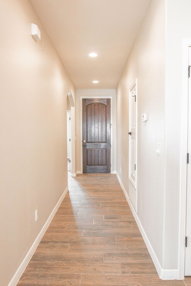 957 Nellind St, Horizon City, TX 79928 - photo 2