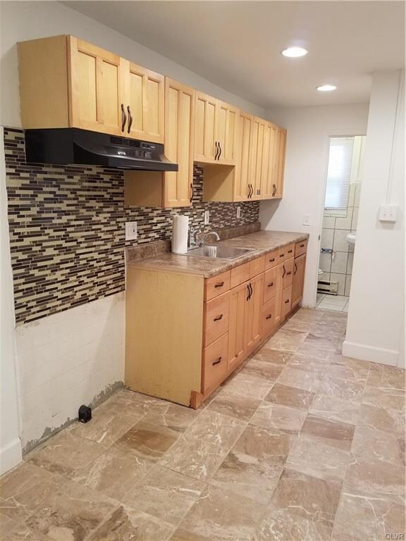 Eat-In Kitchen