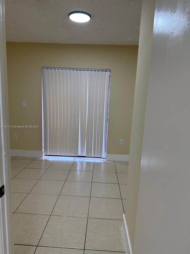 2377 W 66th Place unit 204, Hialeah, FL 33016 - photo 5