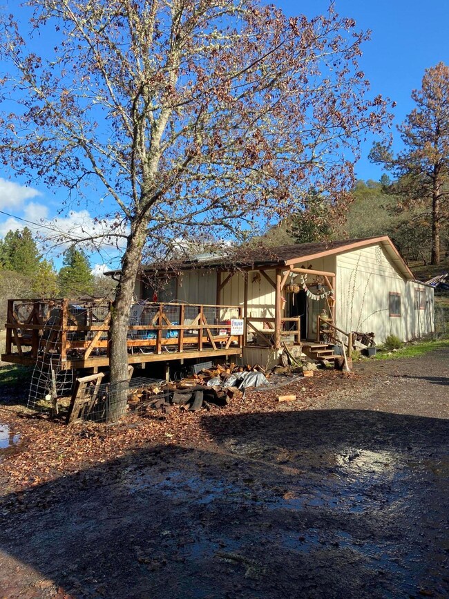 5954 Castle Terrace, Central Point, OR 97502 - photo 2